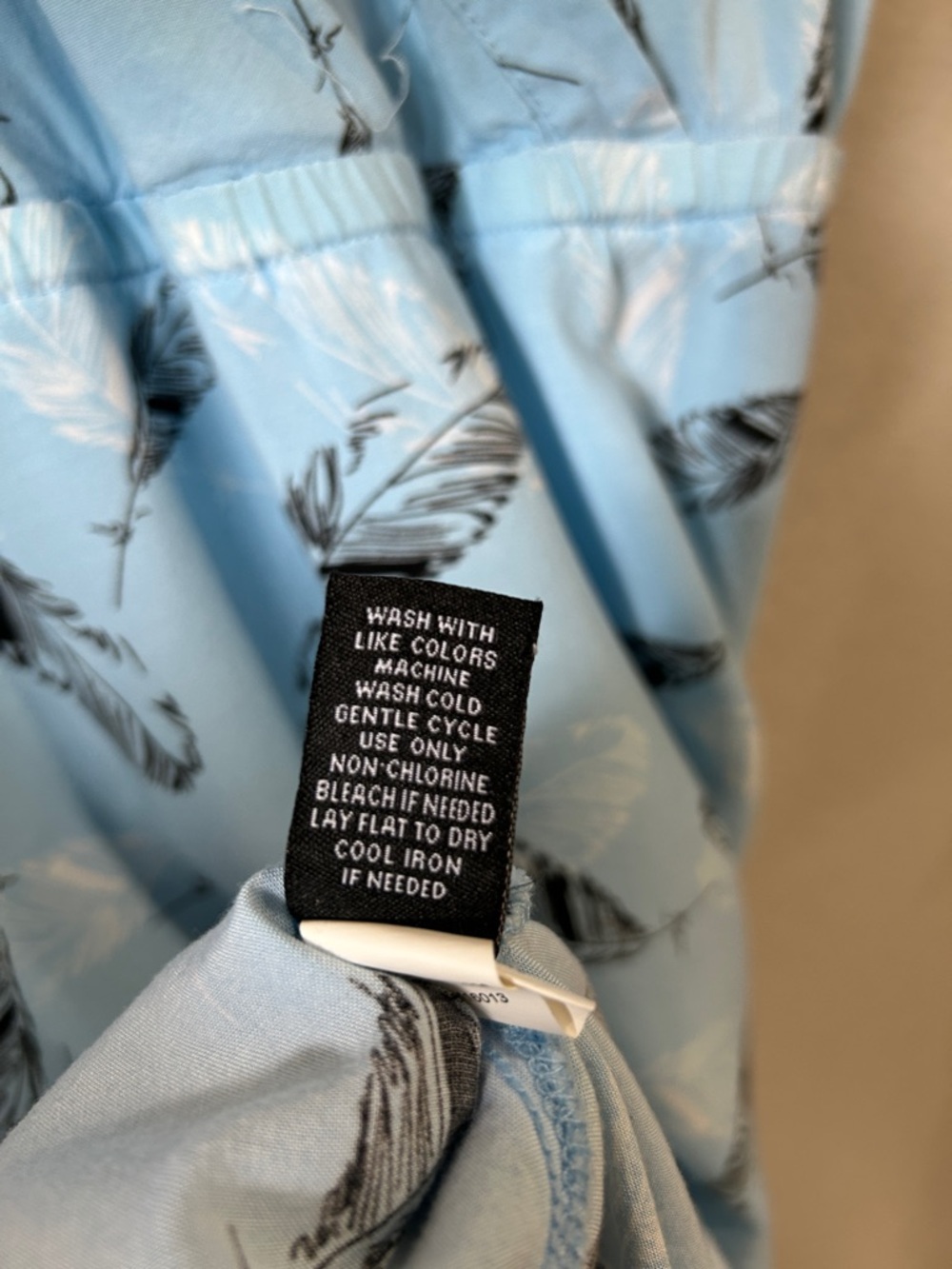 Torrid women’s Light Blue Feather Print V Hem Challis midi Dress plus sz 2 - Picture 9 of 14